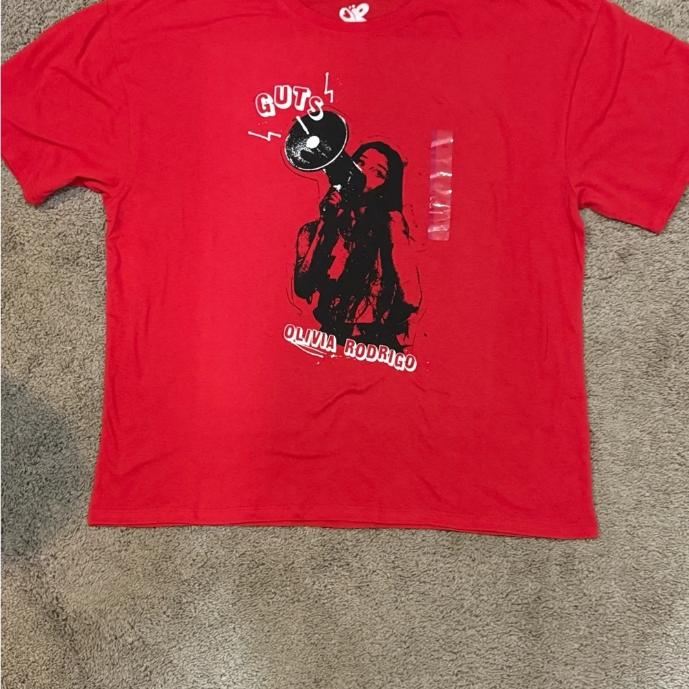 Red Graphic T-Shirt with Bold Design - Picture 3 of 4